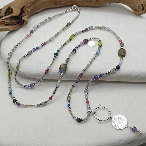 Przejdź do produktu Naszyjnik Gloomy, długi, w stylu boho, zawieszka z monetą srebro pr.925, kamienie naturalne, , labradoryt, apatyt, ametyst, topaz, oliwin, chalcedon, granat