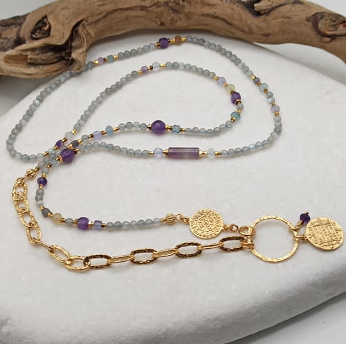 Przejdź do produktu Naszyjnik Alchemy, długi, w stylu boho, złocony łańcuch, monety, labradoryt, ametyst, fluoryt