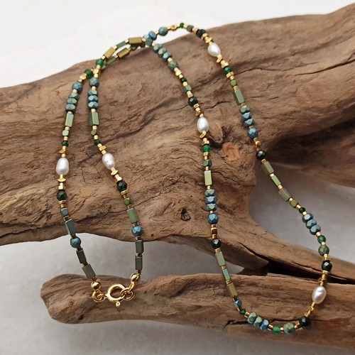 Przejdź do produktu Naszyjnik Harmony Short vol.I, krótki, czoker, zielone kamienie, hematyt, chalcedon, perła hodowana