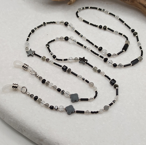 Przejdź do produktu Łańcuszek do okularów Black Silver, czarny, z kamieni naturalnych i koralików toho, labradoryt, kwarc, spinel, onyks